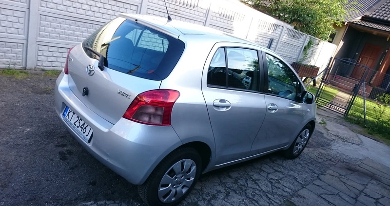 Toyota Yaris cena 15800 przebieg: 215700, rok produkcji 2006 z Tarnów małe 781